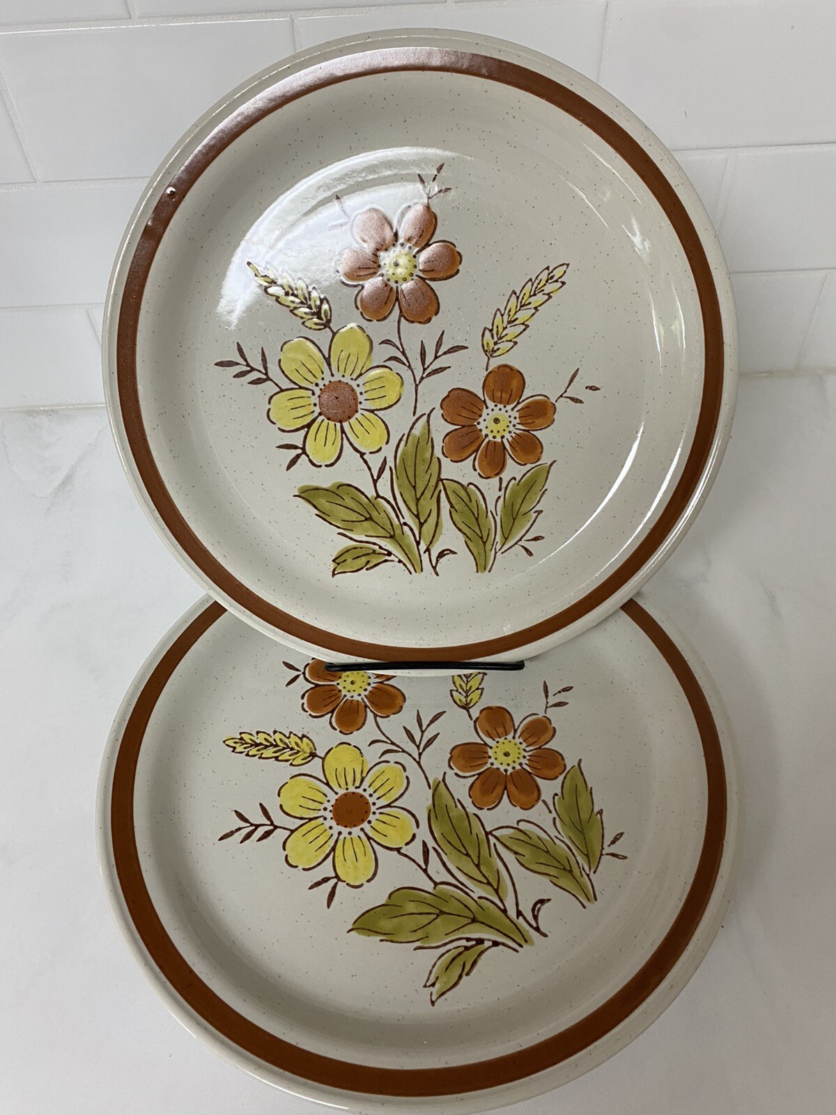 7 PcAutumn Collection Wheat Flowers Stoneware (4) 7.5″ Plates (3) 10.5” Dinner