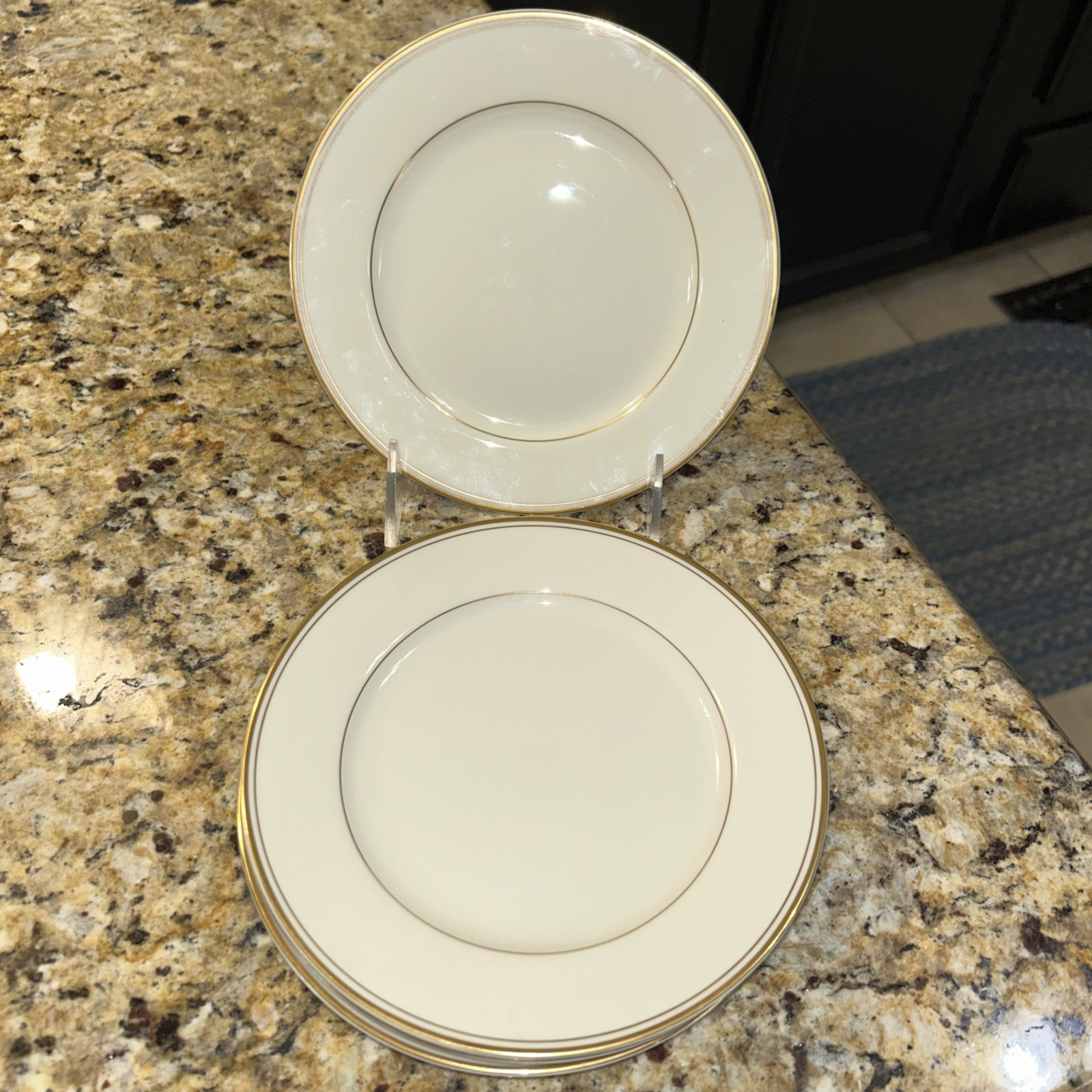 4 Mikasa Trousdale 6 1/2″ Bread Plates L2801