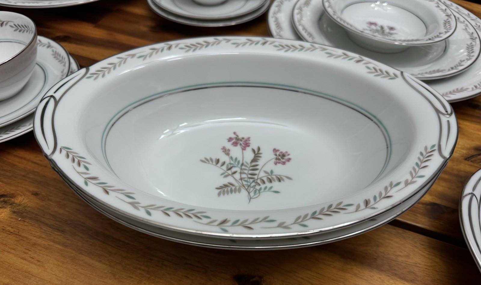 Vtg Noritake China 5608 “Bryce” 56 Piece Set – 8 Place Settings, Floral Pat. EUC
