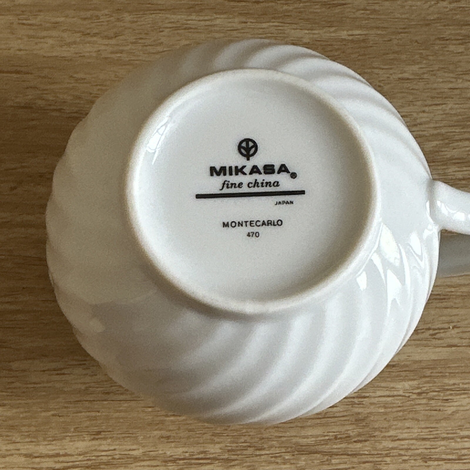 Mikasa Monte Carlo dainty Creamer 470 VTG Mikasa 1994-1997 JAPAN blue flowers