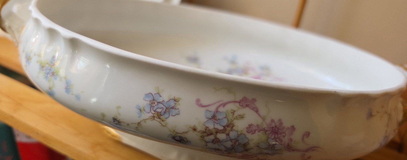 Theodore Haviland Oval Covered Vegetable-Pink Roses/Blue Scrolls -Schleiger