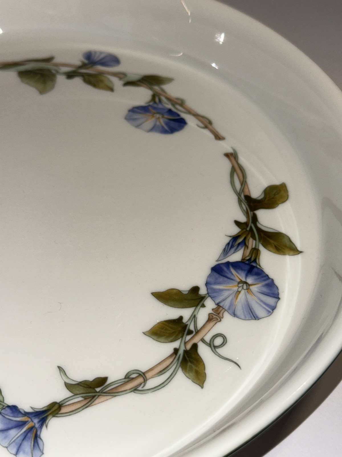 Wedgwood Blue Delphi Quiche / Pizza / Cake Serving Dish 11″ x 1.5″ England 1994