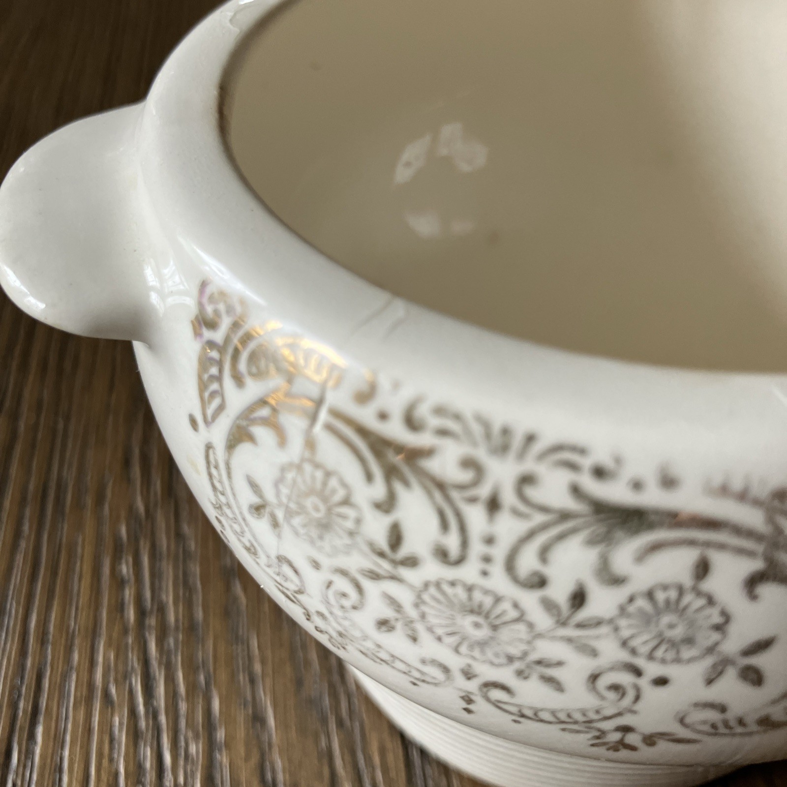 Limoges American Triumph China d’Or Pattern Sugar Bowl & Lid – Filigree Gold