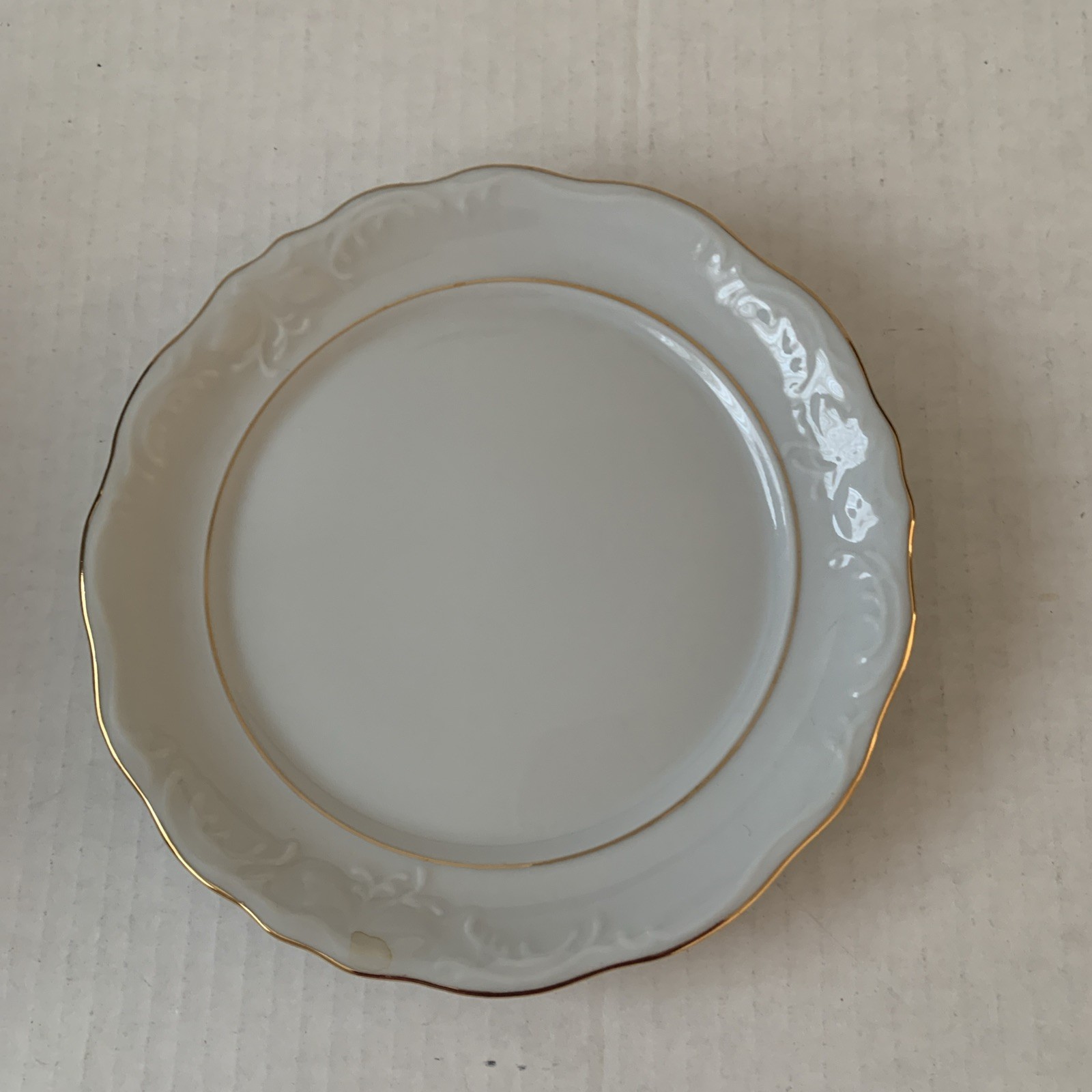 Set of 15 white Tienshan Fine China Elegance Gold Trimmed Embossed Plates EUC