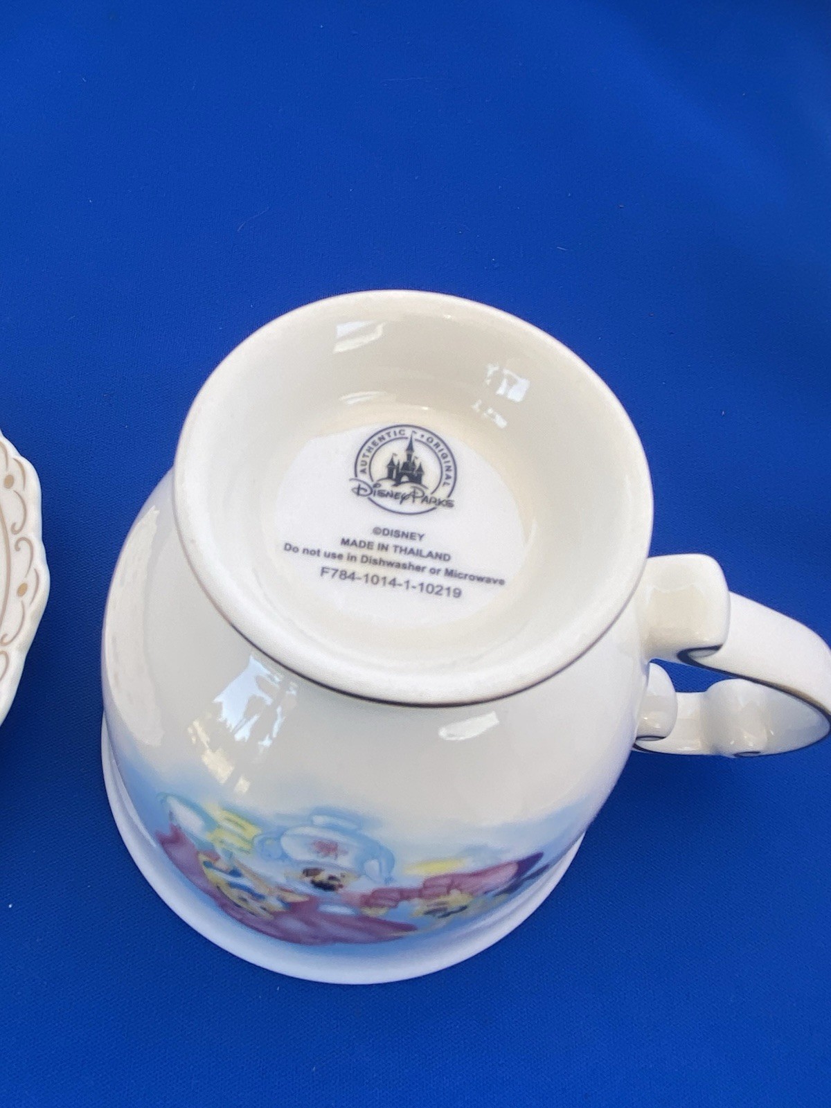 ALICE IN WONDERLAND Tea Cup & Saucer Set Disneyland Excellent Cond. L@@k L@@K!!