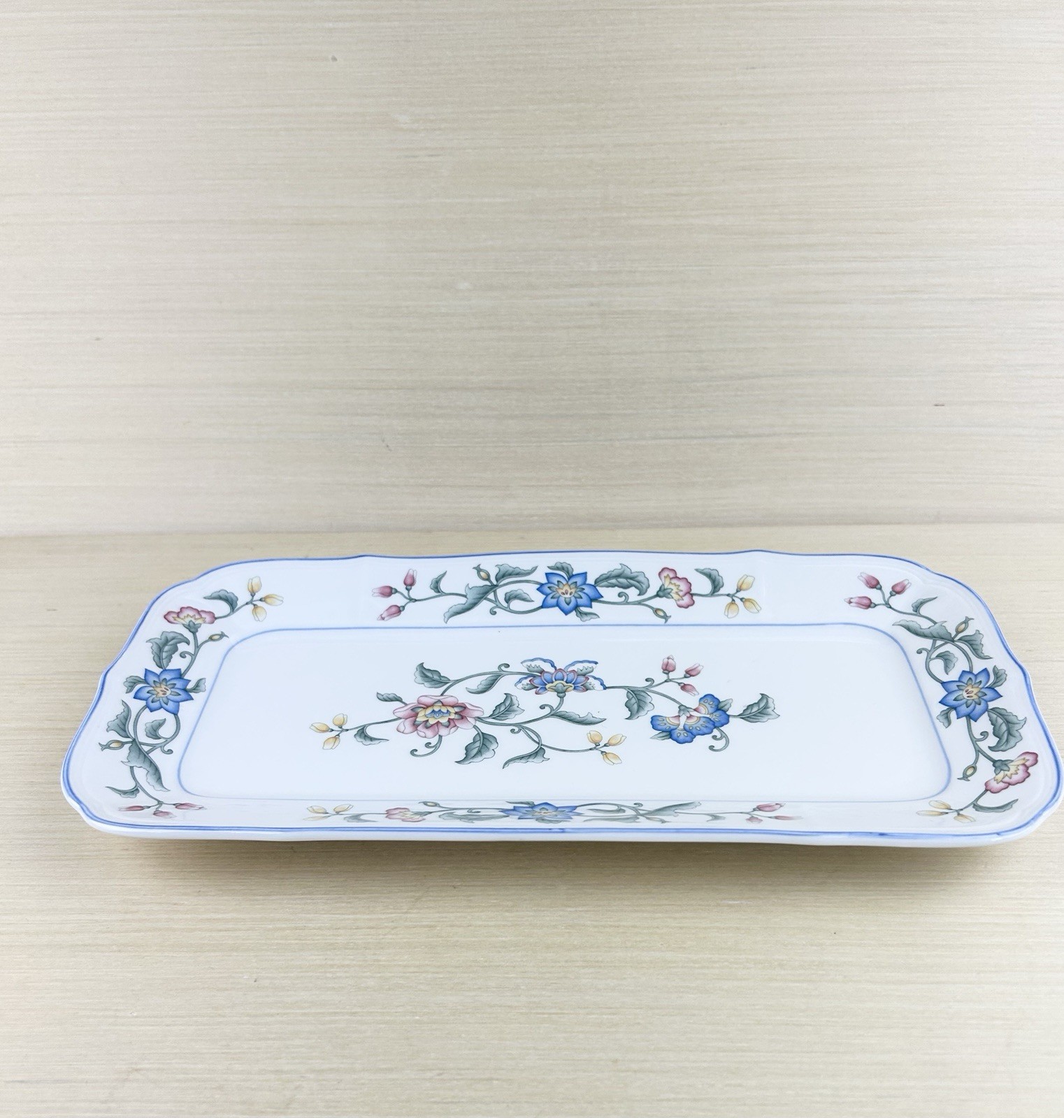 Villeroy & Boch Delia Sandwich Tray Vitro Porcelain 12 3/8 in X 6 3/8