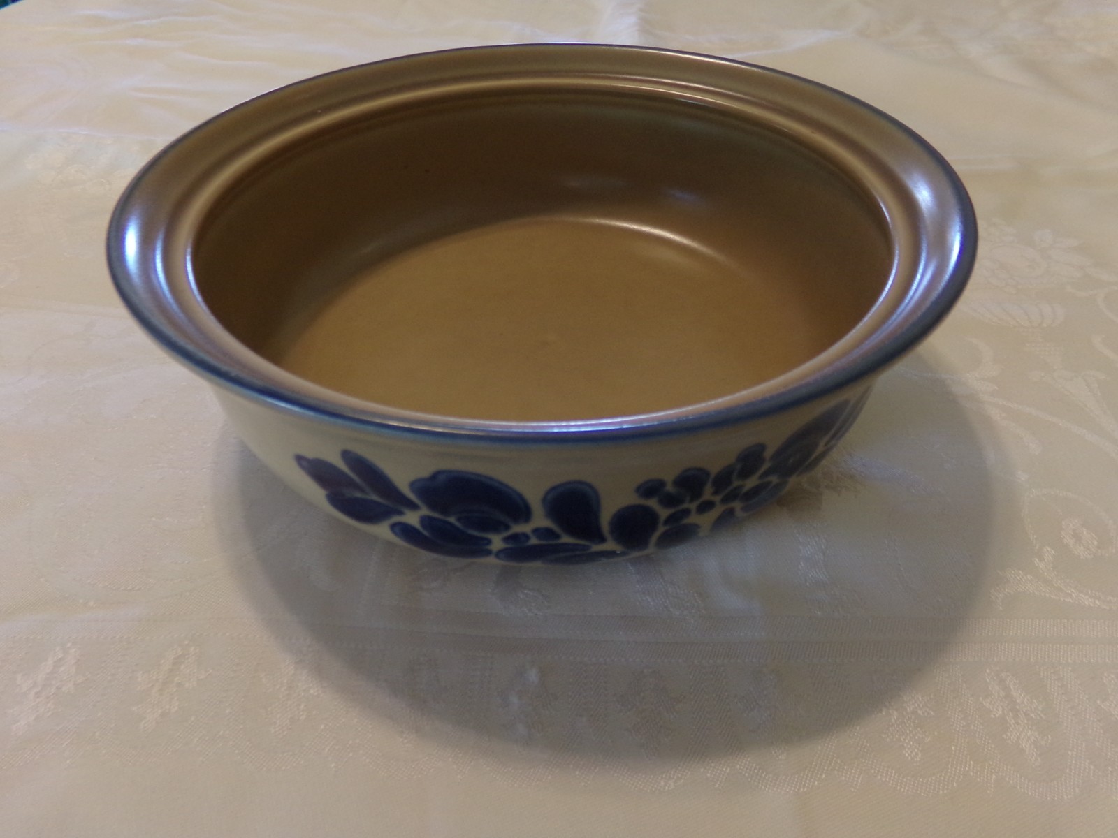 Pfaltzgraff Folk Art Round 1 Quart Casserole Dish NO LID 8″ Wide; 3″ Tall EUC!
