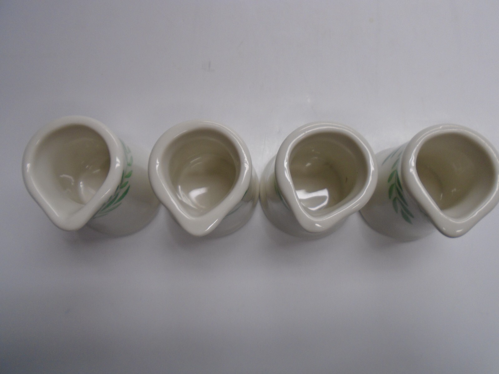 Vintage 1 OZ. RESTAURANT CREAMERS – “FERN” DESIGN – Matched Set of (4) – NOS