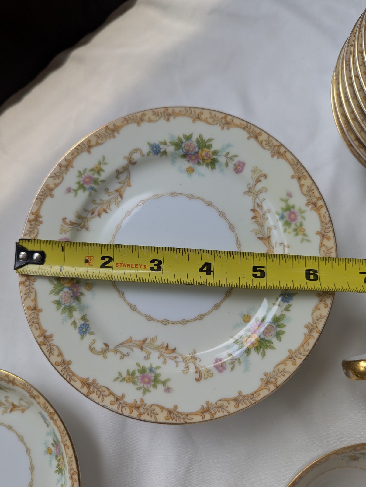 VTG Noritake China N128 White Tan Border Gold Trim floral Garland 20 Piece Set