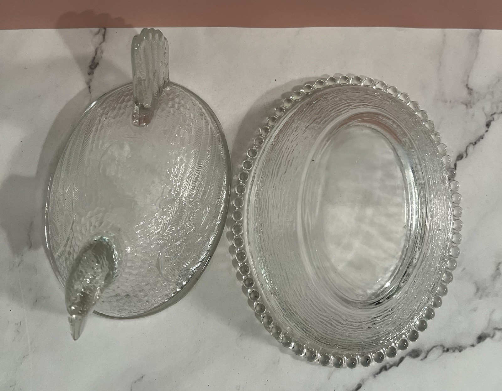 Indiana Glass Company hen on a nest covered candy dish.