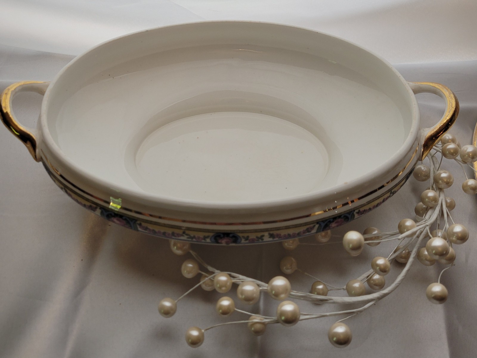 Vtg Royal China International Covered Casserole W/Pink Rose Garland Blue Scroll