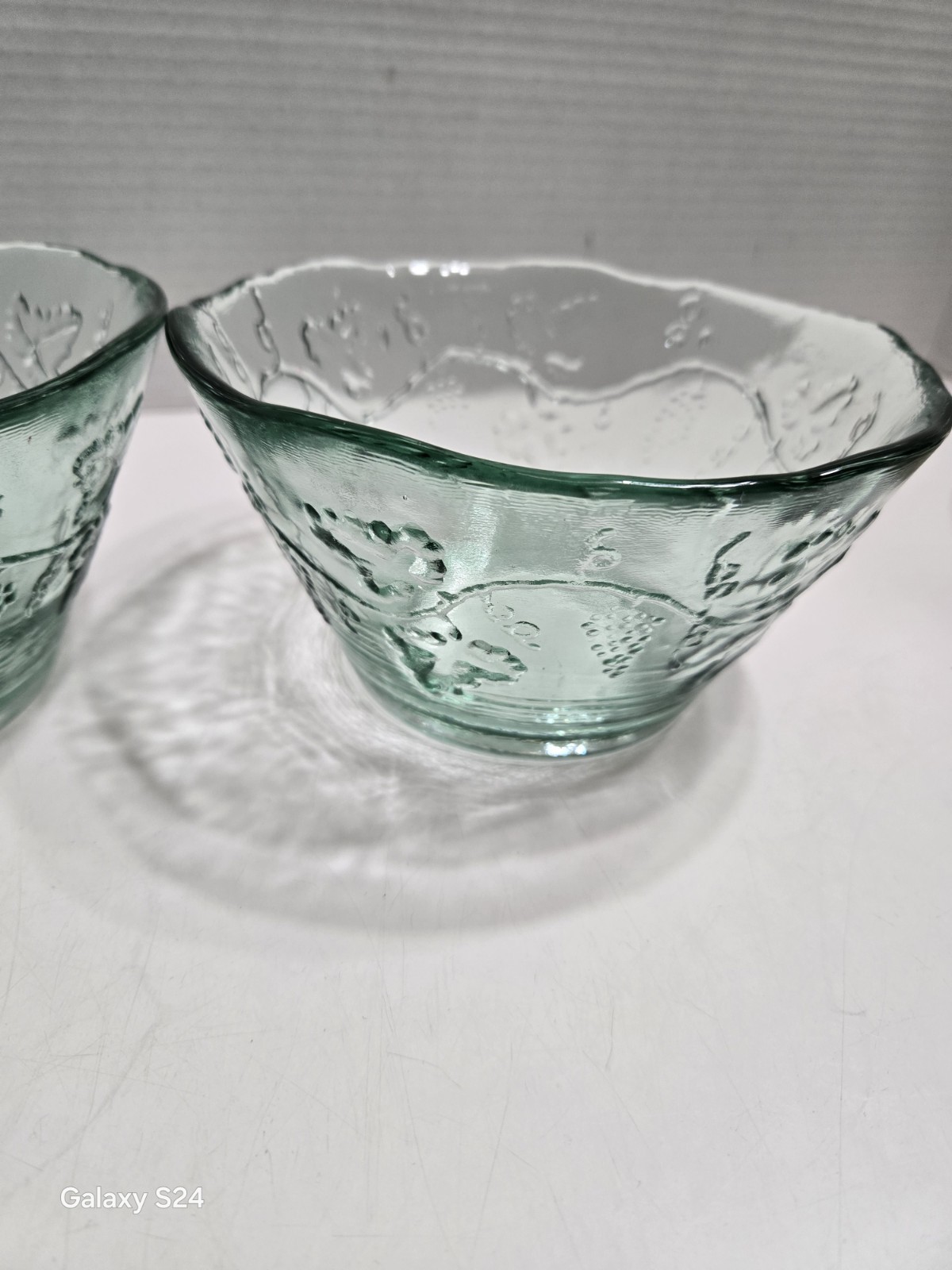 Vintage Set Of (2) RECYCLED GLASS With Raise Leaf And Grapevine Pattern Bowls