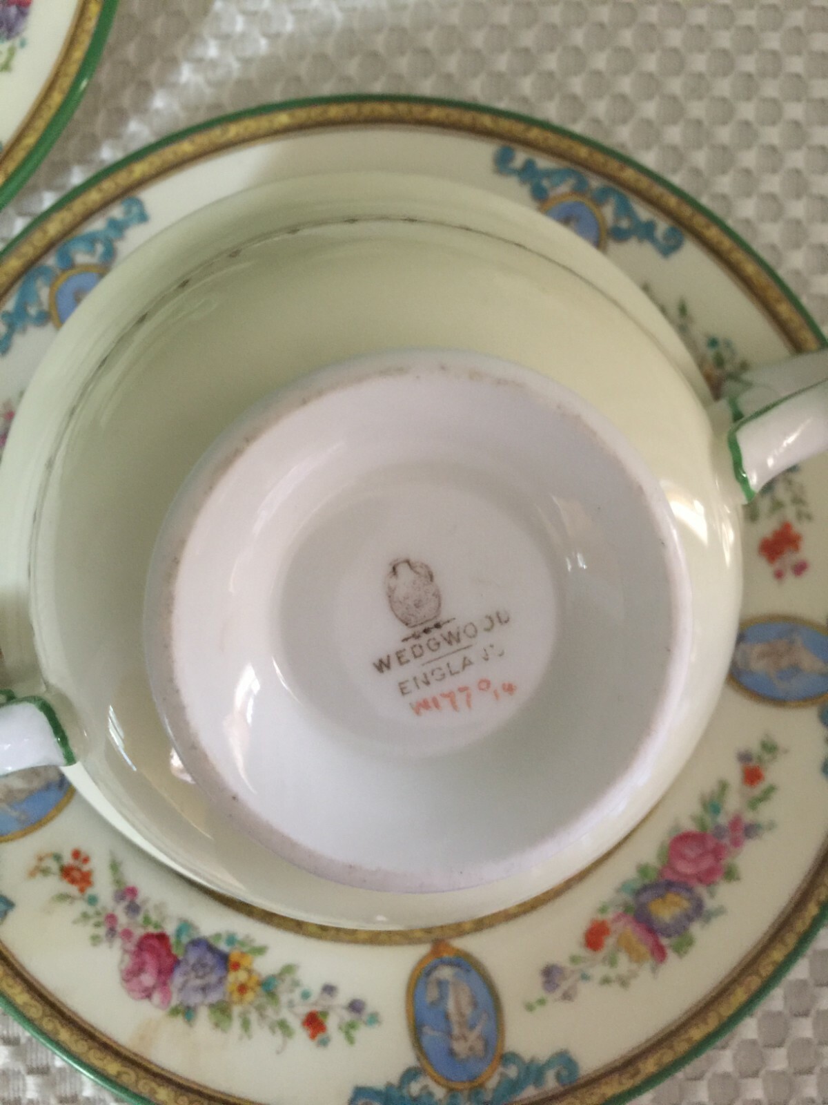 Wedgwood Sheerness Bouillon Cup & Saucer Set of 4 England Bone China Mint