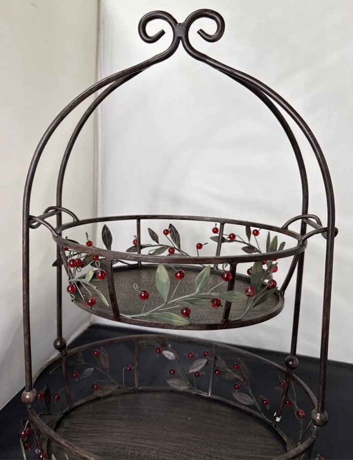 5451 Princess House Winter Vine Leaves Berries Metal 3pc Tiered Server NIB
