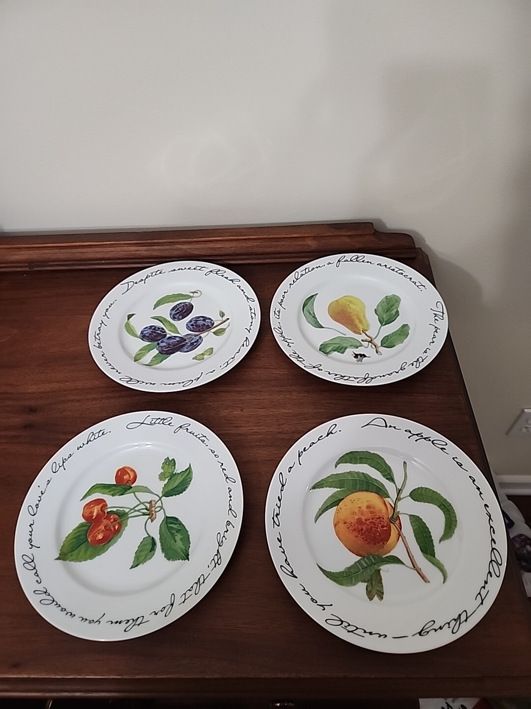 WIlliams-Sonoma Orchard Suite Japan 7 7/8″ Accent Salad Plate Set Of 4 Fruit