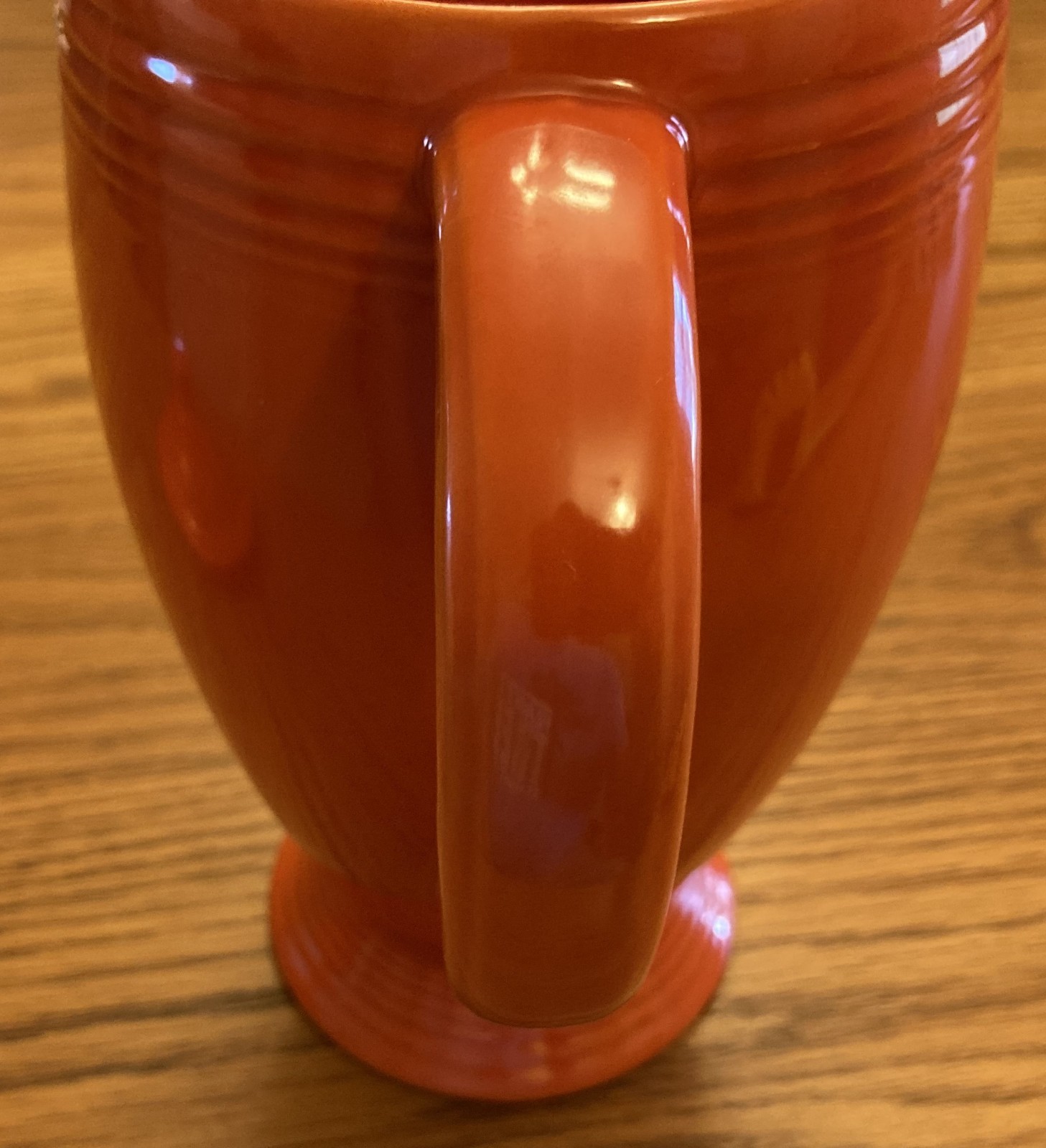Vintage Fiesta coffee pot with lid in “radioactive” red (exc.) (1936-1959)