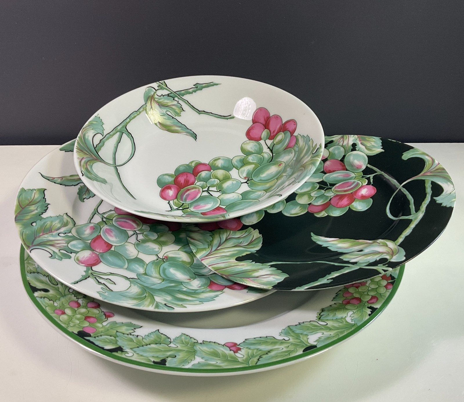 Philippe Deshoulieres Vendanges 4-PCS Place Setting Dinner Salad B&B Plates Bowl
