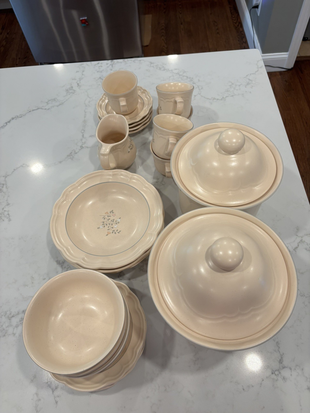 Pfaltzgraff Remembrance VINTAGE FLORAL DINNERWARE LOT CREAM IVORY PEACH PINK USA