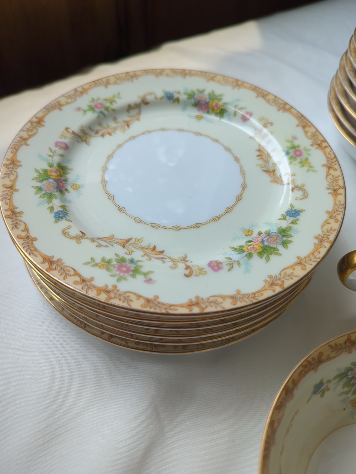 VTG Noritake China N128 White Tan Border Gold Trim floral Garland 20 Piece Set