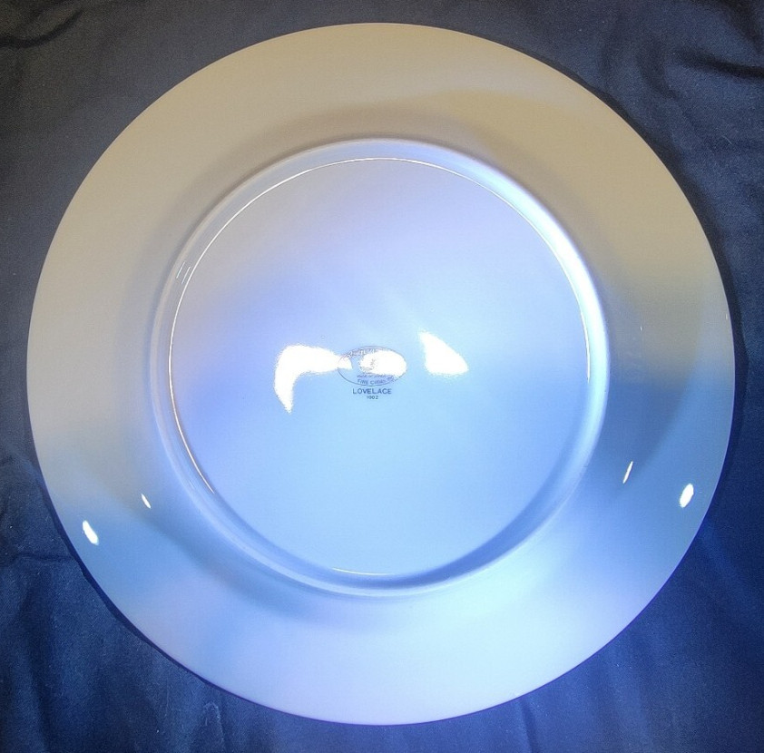 Vintage Crown Victoria Lovelace Fine China Dinner Plates 10 1/4” JAPAN 1002