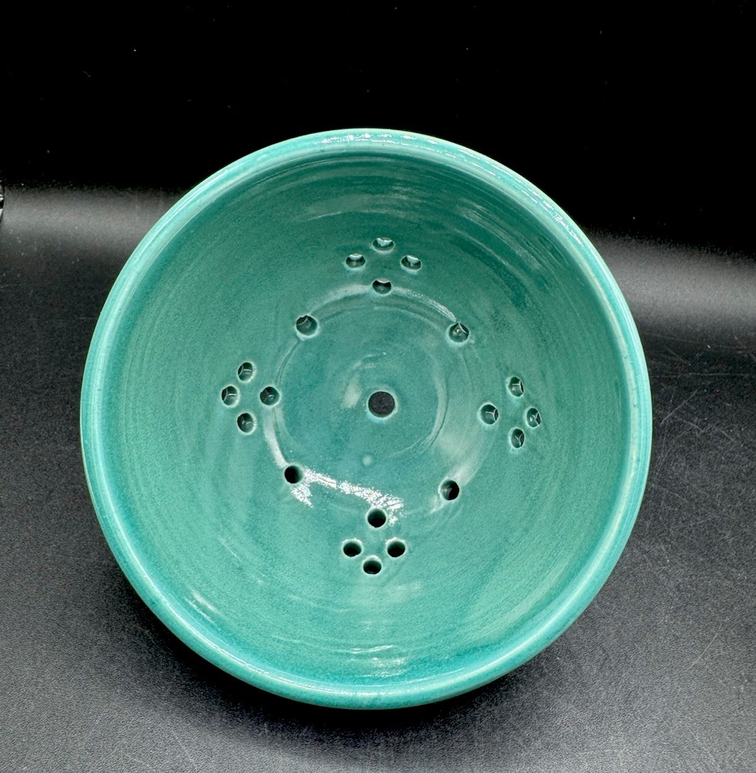 Studio Art Pottery Berry Bowl Colander Strainer Signed Courtney David 5.25”