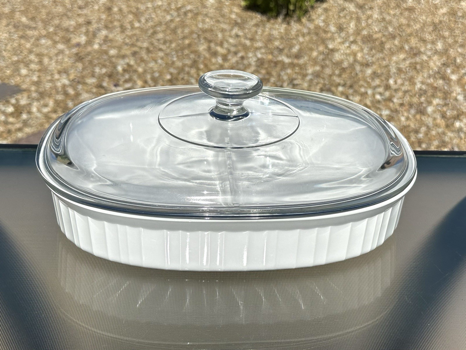 CORNING WARE FRENCH WHITE F-6-B 1.8 LT. OVAL DIVIDED DISH W / PYREX GLASS LID