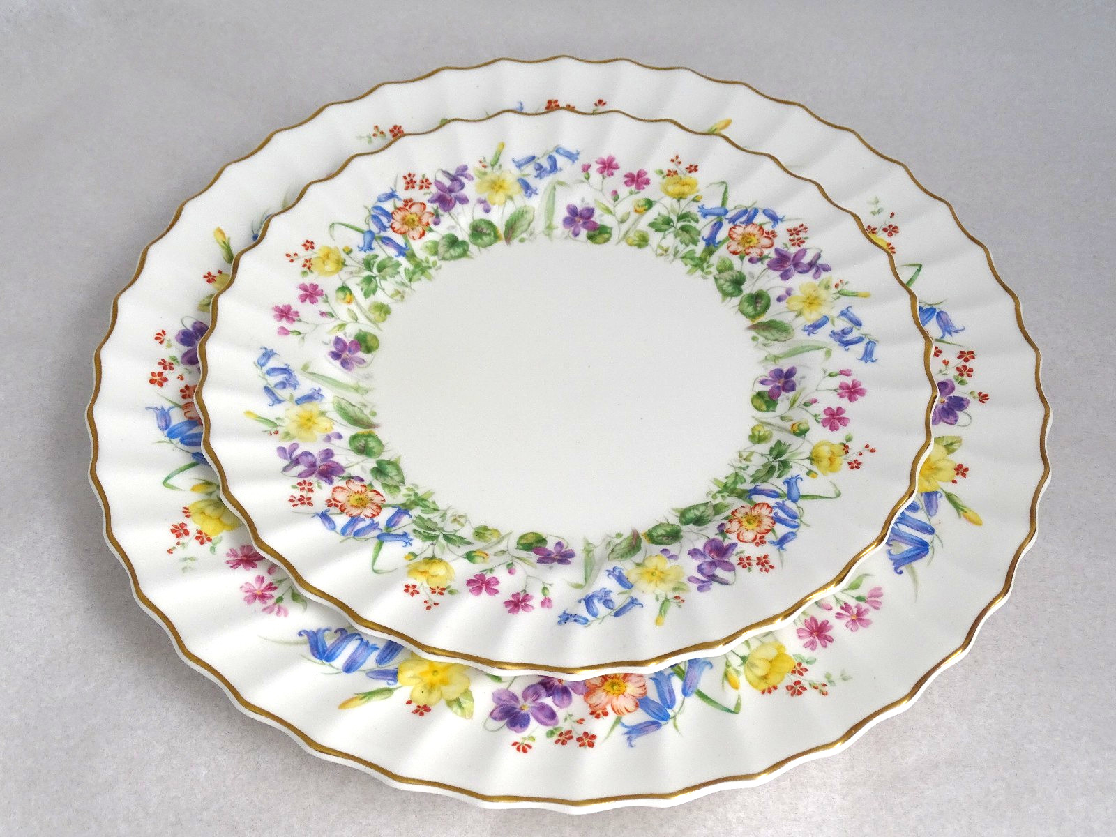 (2) Royal Doulton Easter Morn Bone China Decorative Plates Flower England