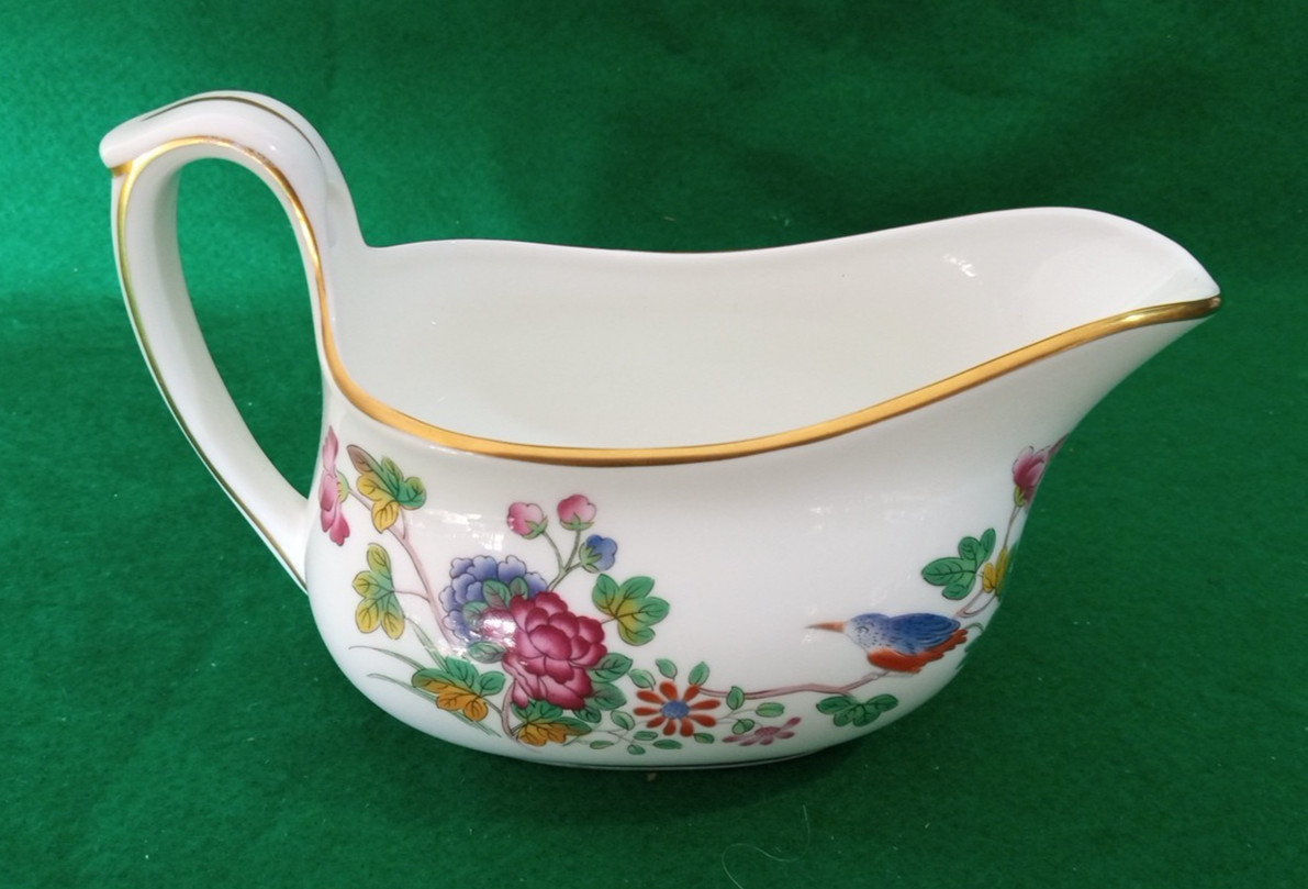 Wedgwood Cuckoo R4497 Williamsburg Bone China Gravy / Sauce Boat