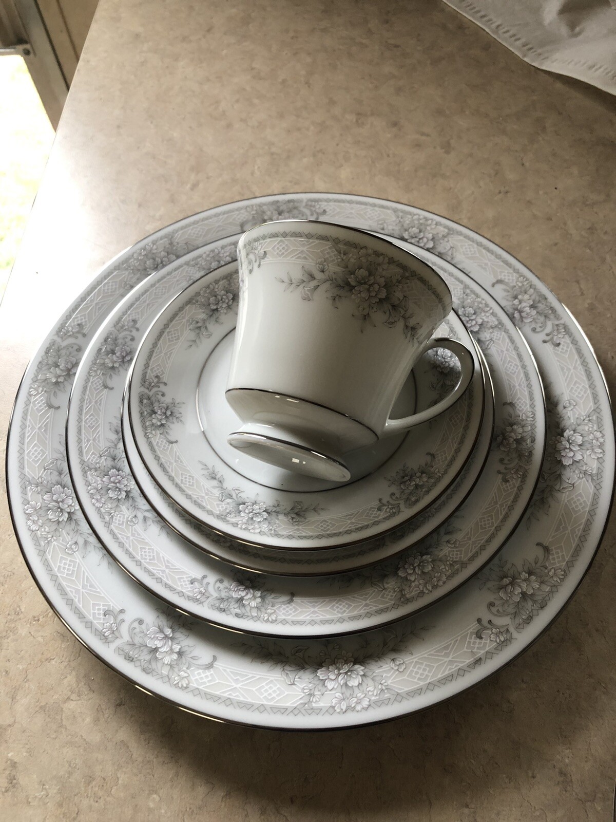 NORITAKE SWEET LEILANI 3482 FIVE PIECE SETTING FOR TWELVE =60PCS