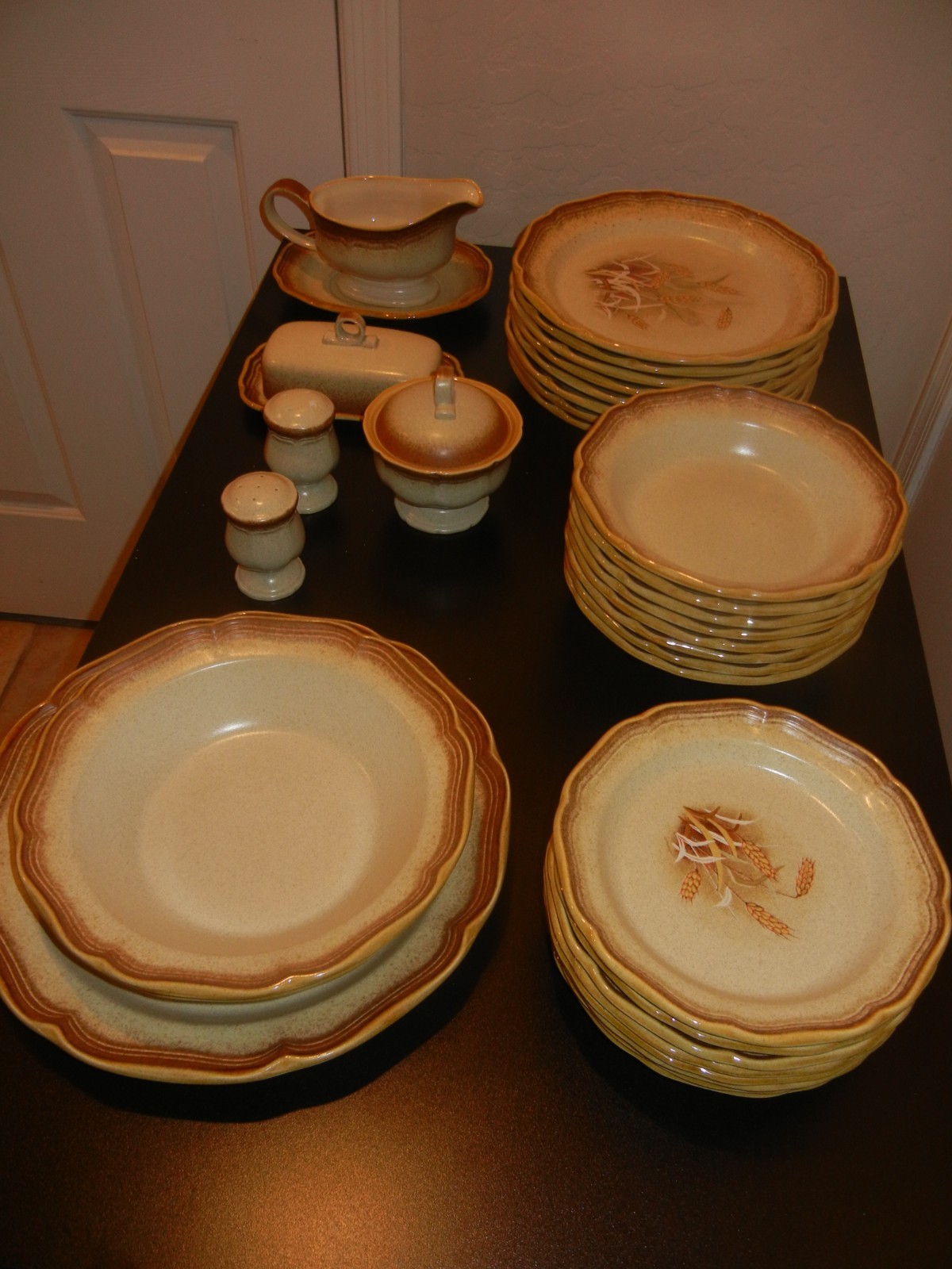 Vintage MIKASA Whole Wheat E8000 Stoneware Dinnerware Set, 35 pieces – PRISTINE!