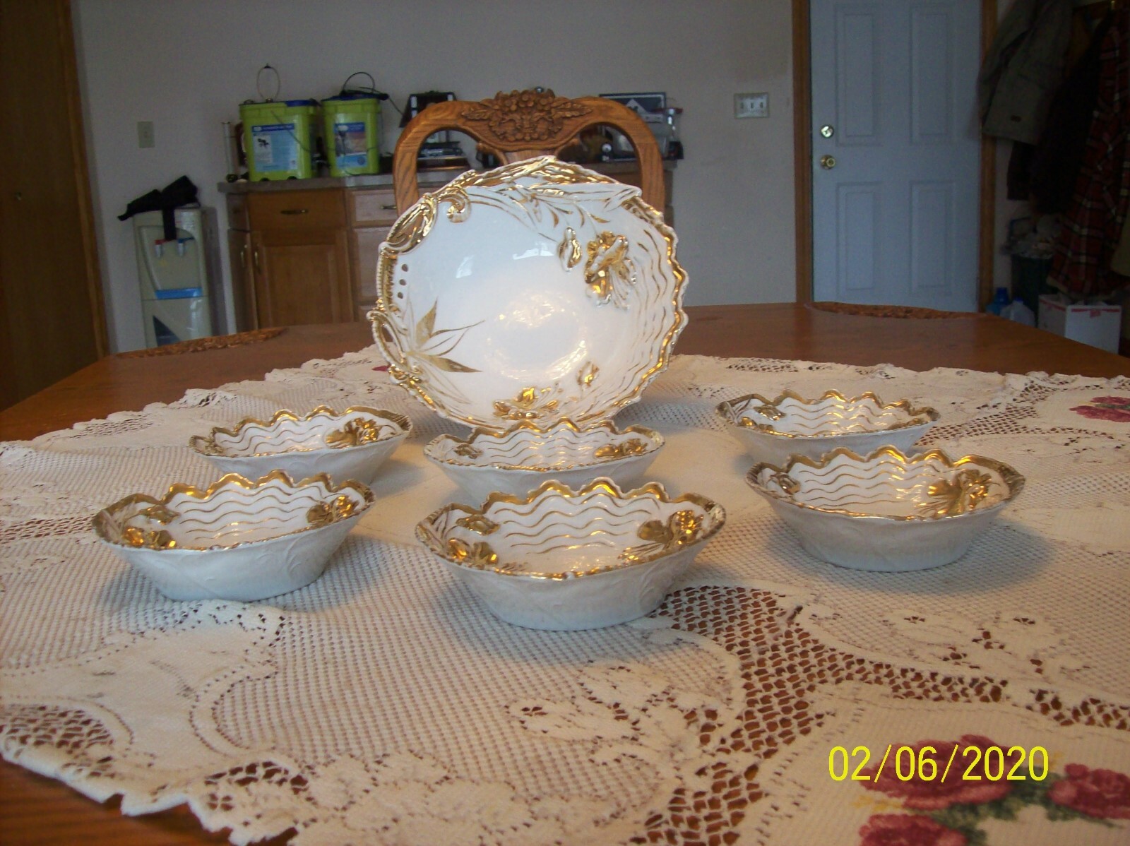 Gold & White Porcelain Raised Floral Pattern 7 Piece Vintage Berry Bowl Set