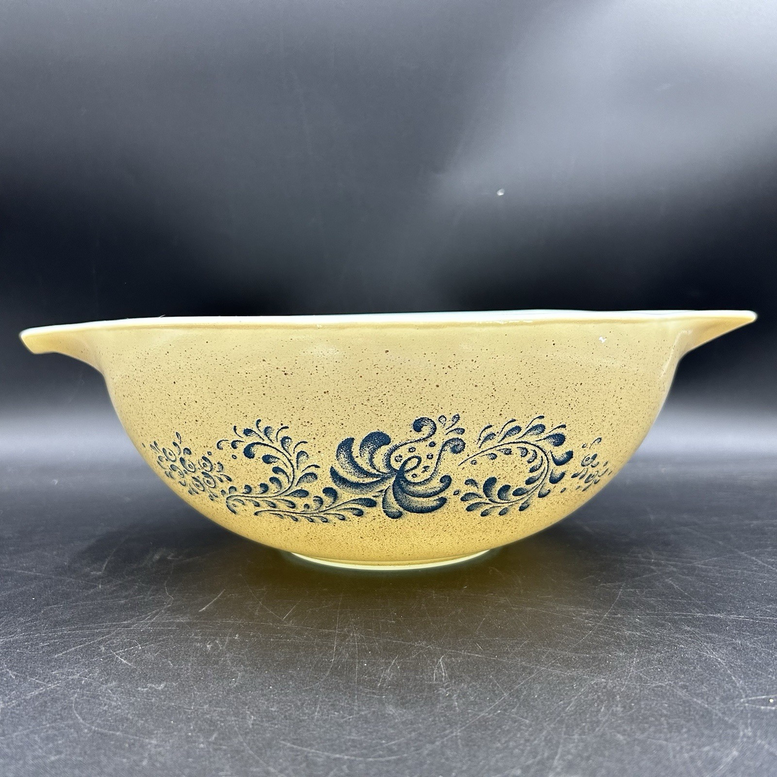 Pyrex 444 4L Mixing Bowl Old Town Blue Onion Speckled Wheat Tan Vintage