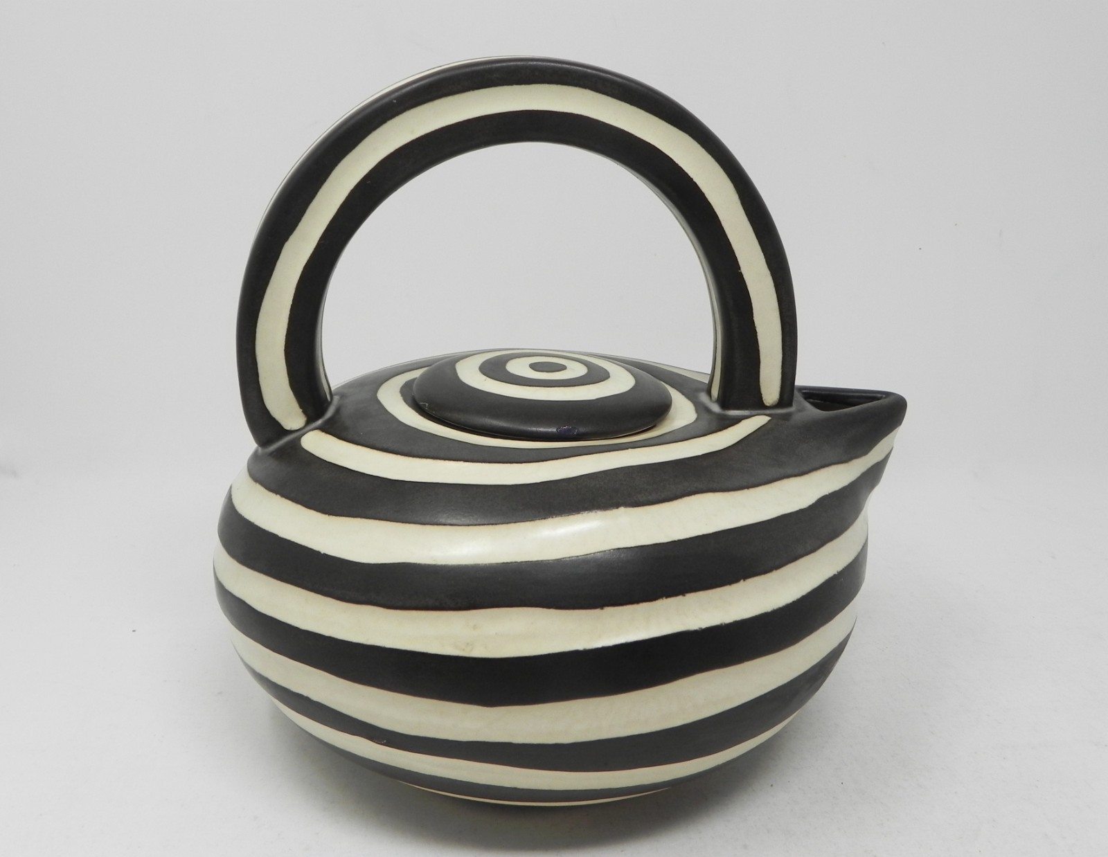 RARE Kathy Erteman 1993 Postmodern Art Pottery Ceramic Teapot Guggenheim Insert