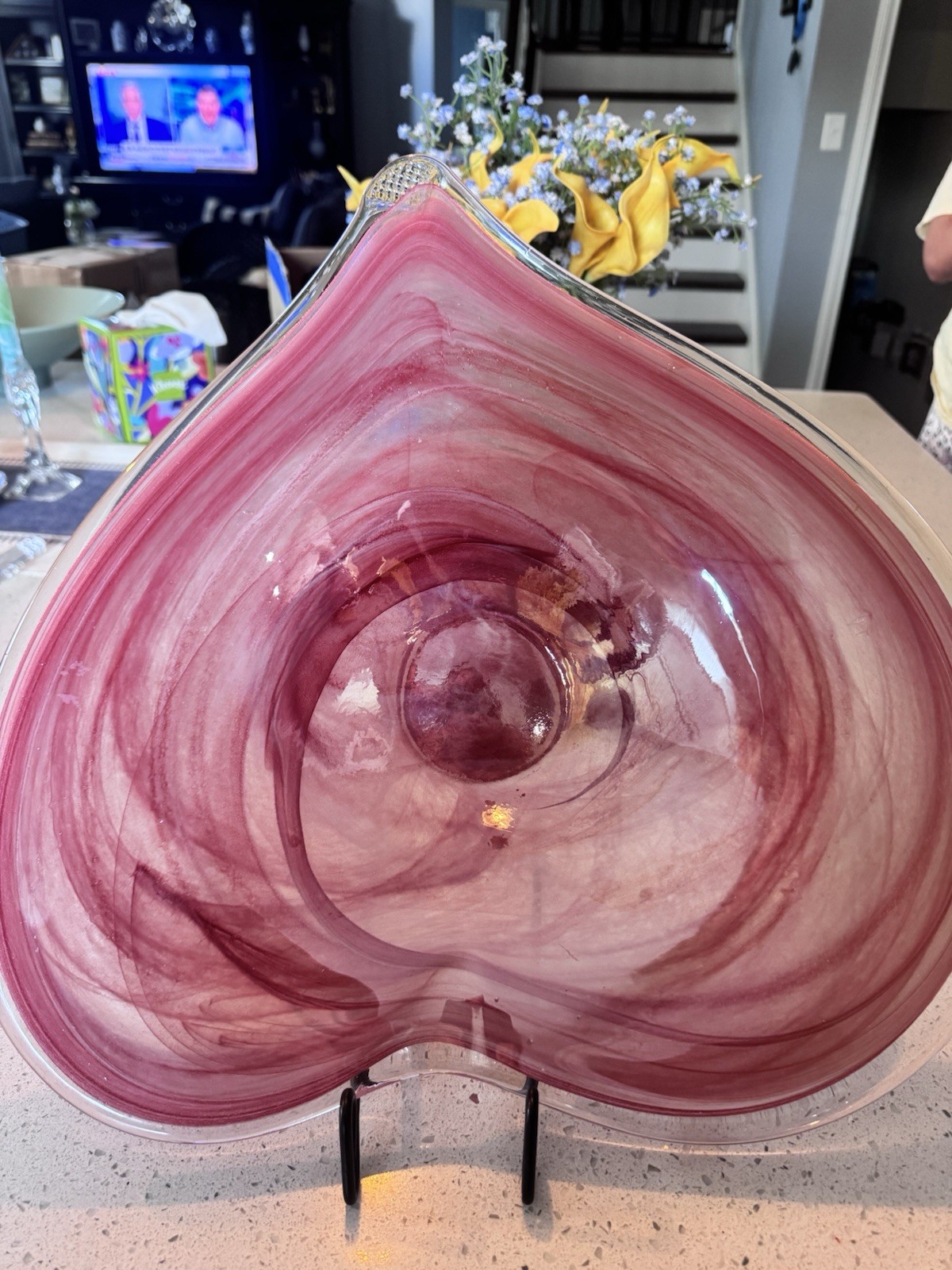 Large 16” Hand Blown Pink/Red Swirl Heart Art Glass Bowl Murano Style Centerpiec