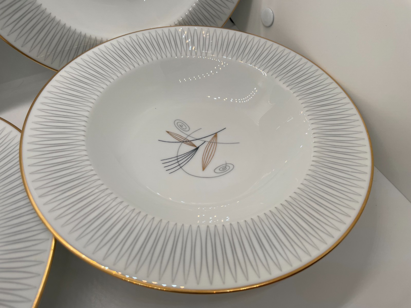 Noritake “Clinton” 8 Inch Rimmed Soup Bowl Set of 4 Great