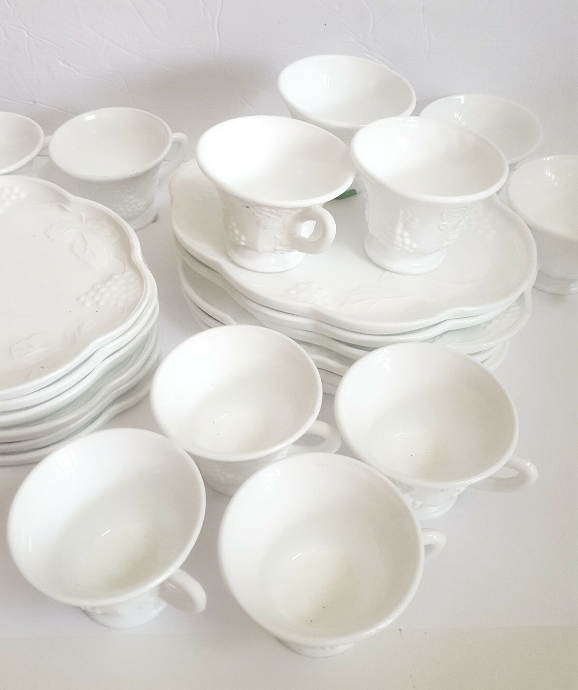 Indiana Glass Company Colony White Milk Glass Grape 23 pc Snack Sets UNUSED