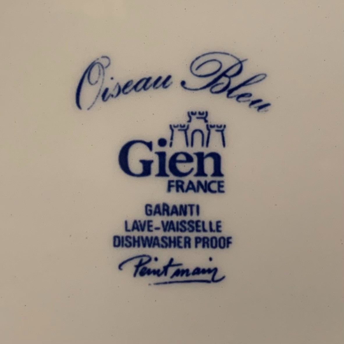 Gien Oiseau Bleu Fruit 8 3/4″ Salad Plate Strawberry France MINT Multiple Avail.