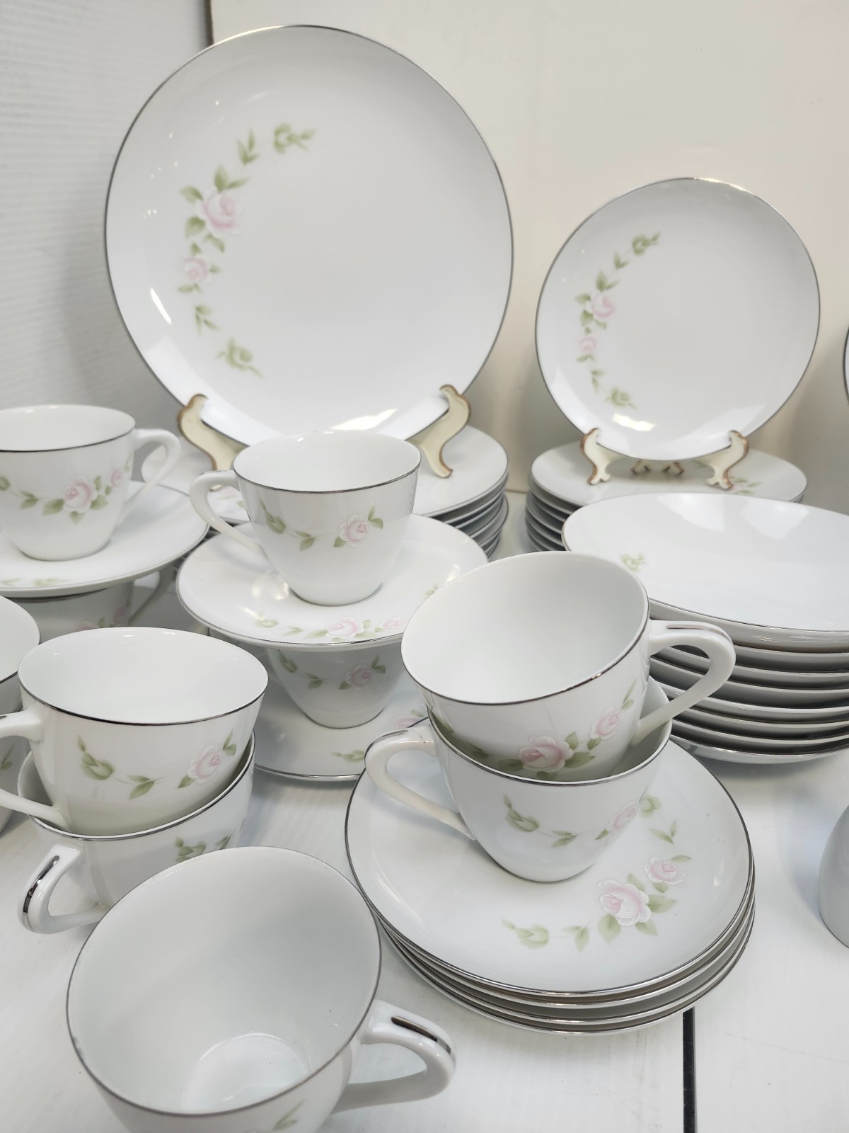 Style House Tudor Rose Japan – Plates Bowls Cups – Replacement China Pieces