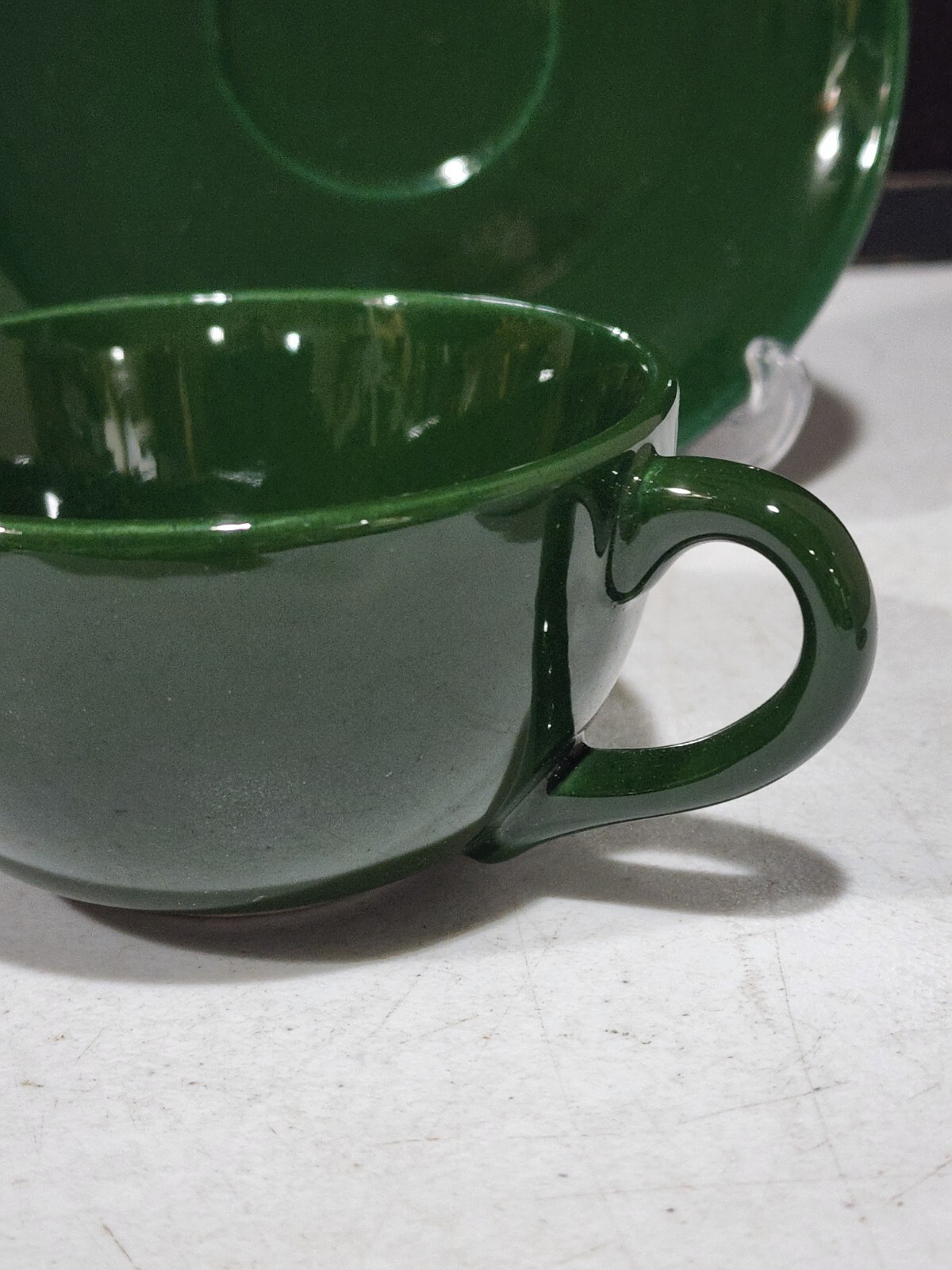 HOLLYDALE HUNTER/FOREST GREEN Malibu Modern Pottery Tea Cup & Saucer Set