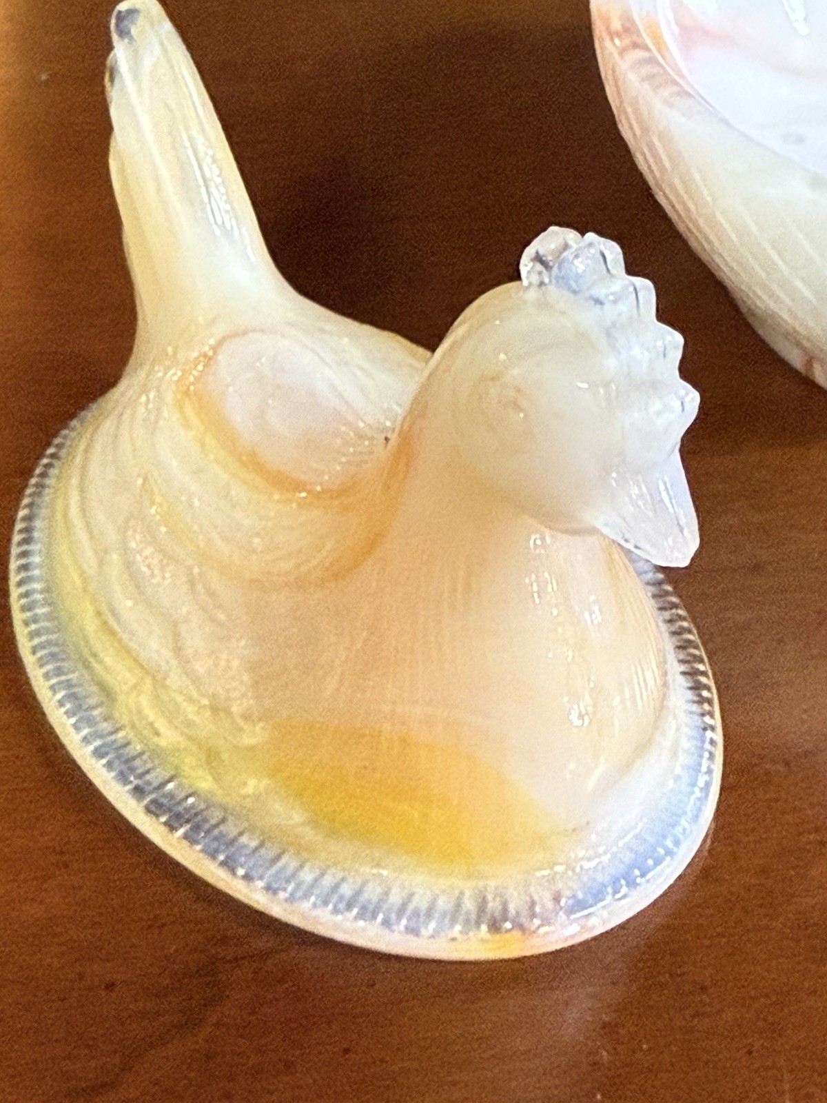 Boyd Glass Hen on Nest #182 Coral Mist 3″ Slag Chicken Salt Cellar UV Glows Vtg