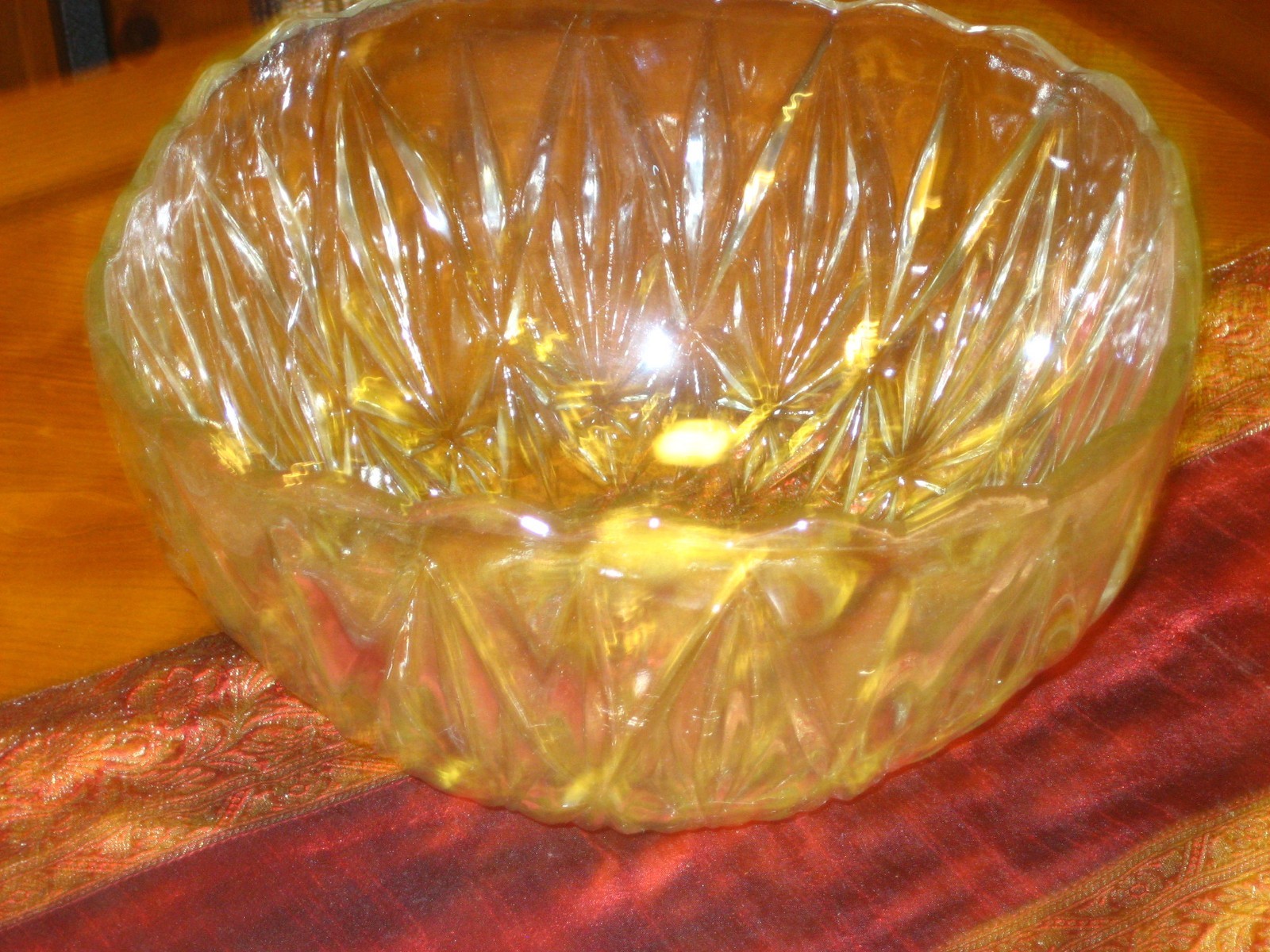 Vintage, Large Sparkling Star Leaf Crystal Glass Bowl——- 6 1/4 Pounds