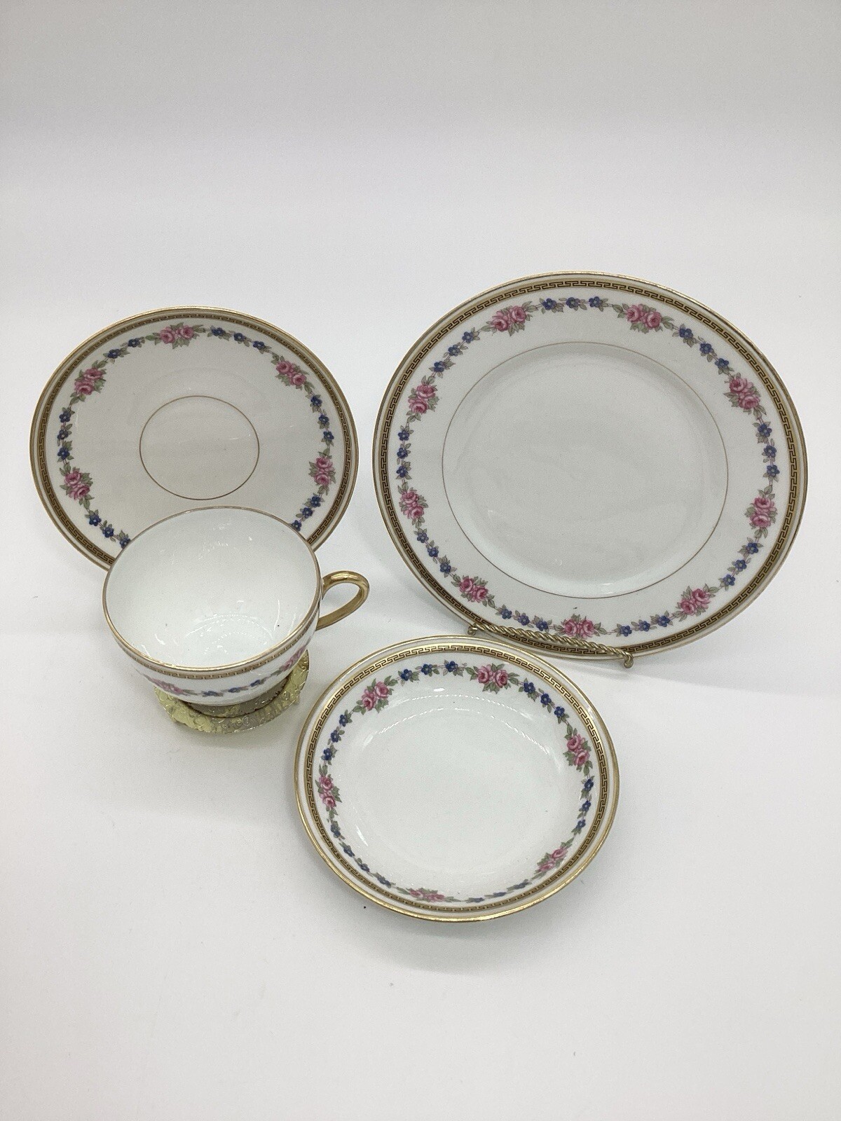 China Place Setting Collectible French Dish Floral Pattern Elegant Dining (485)