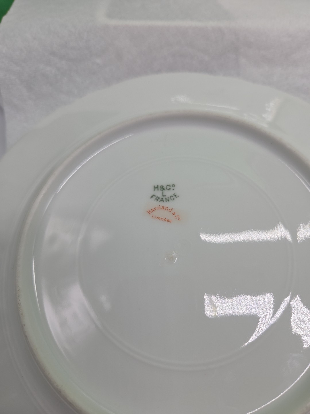 Haviland & Co. H & C LIMOGES France Four Dinner Plates 8 1/2″ Flowers Gold Trim