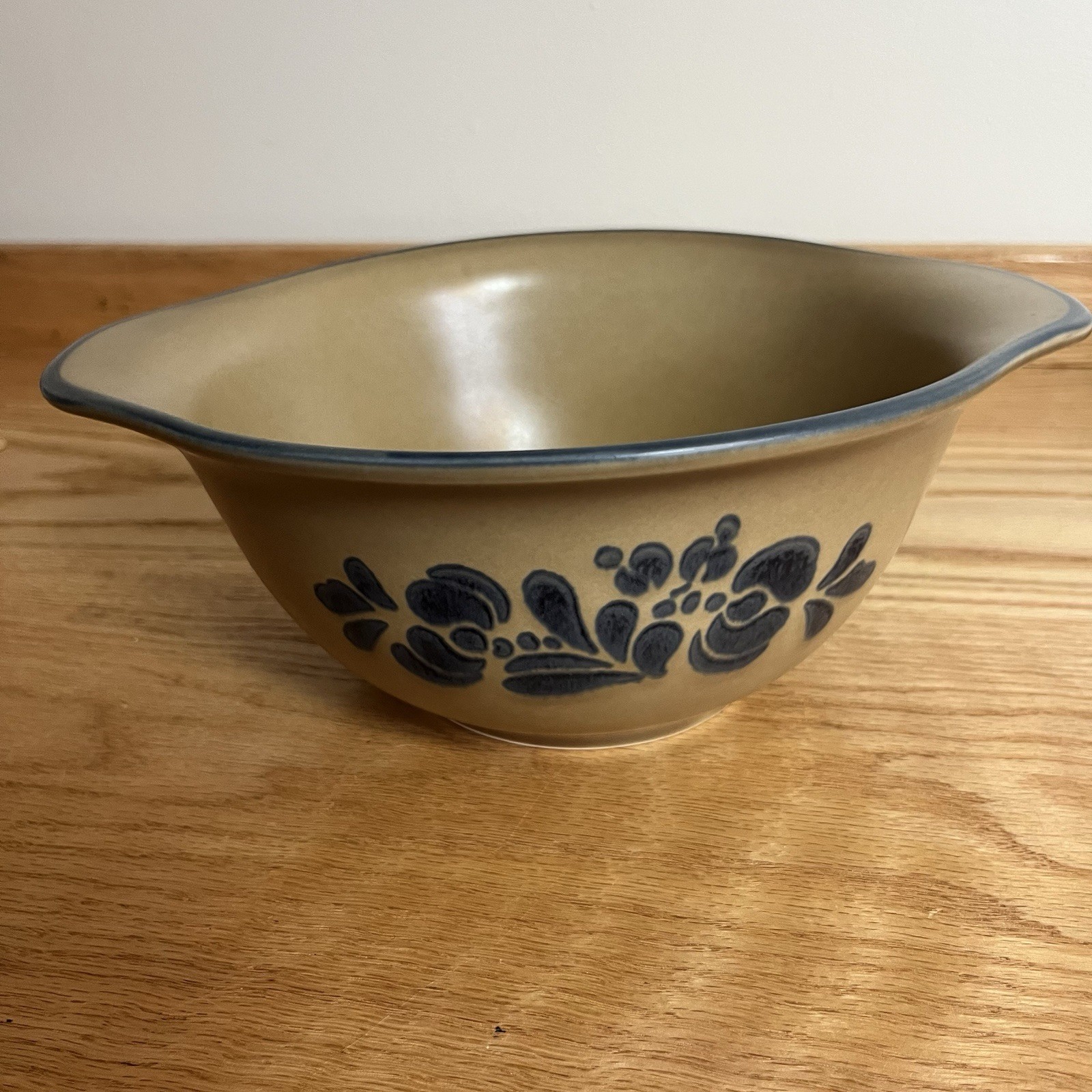 Vintage Pfaltzgraff Folk Art Colander Tan Blue Stoneware Country Kitchen Decor