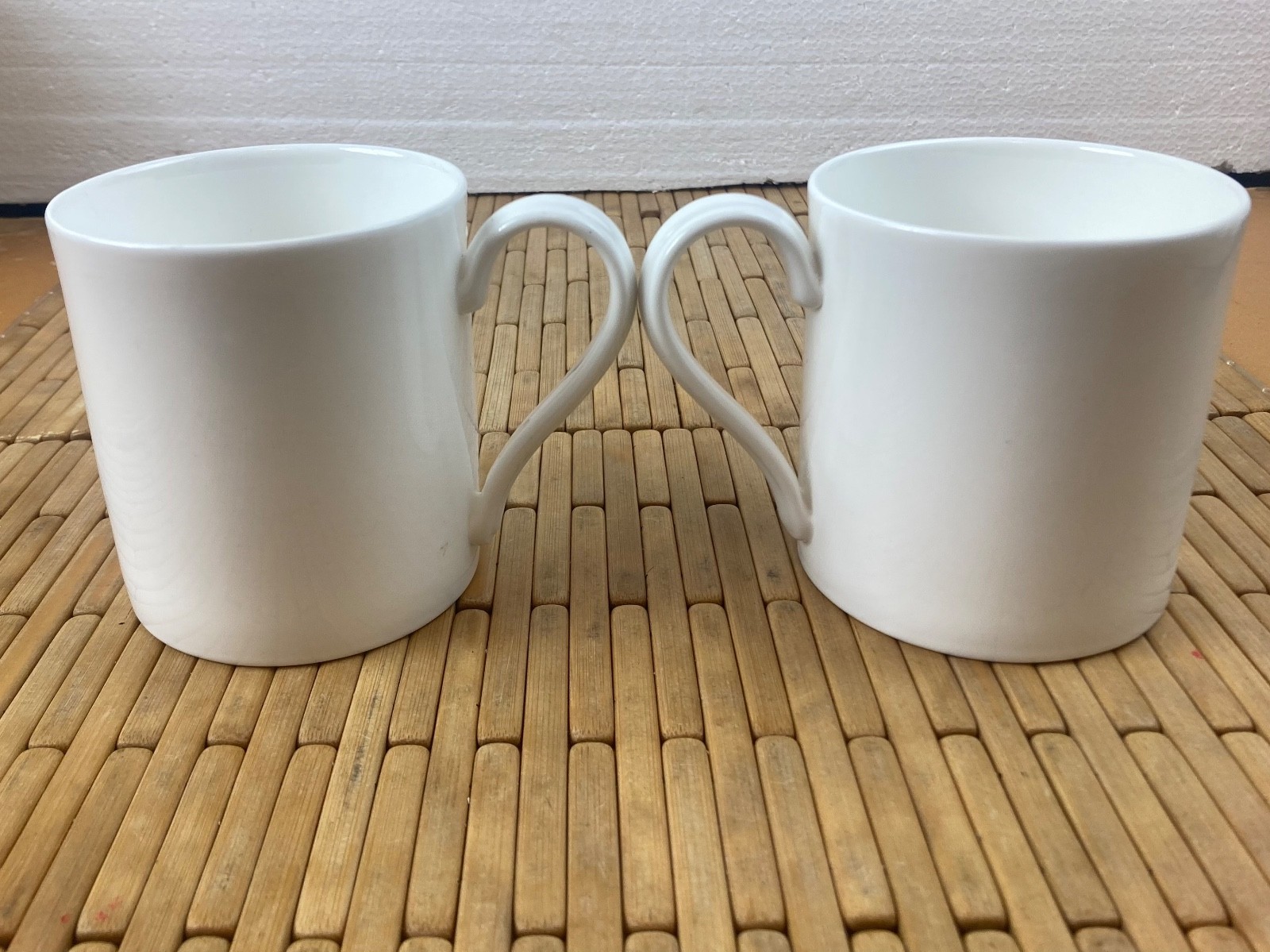 Set of 2 Large White COFFEE MUGS Wedgwood GRAND GOURMET Bone China Cups Tea