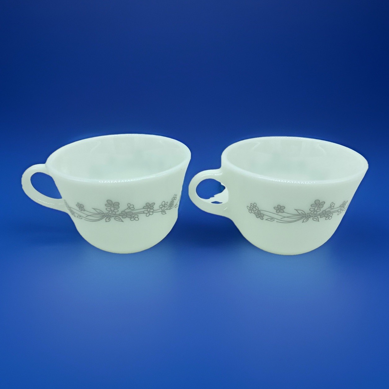 Pyrex “Ribbon Bouquet” Mugs Set Of 2 Gray Floral Milk Glass Floral Vintage USA