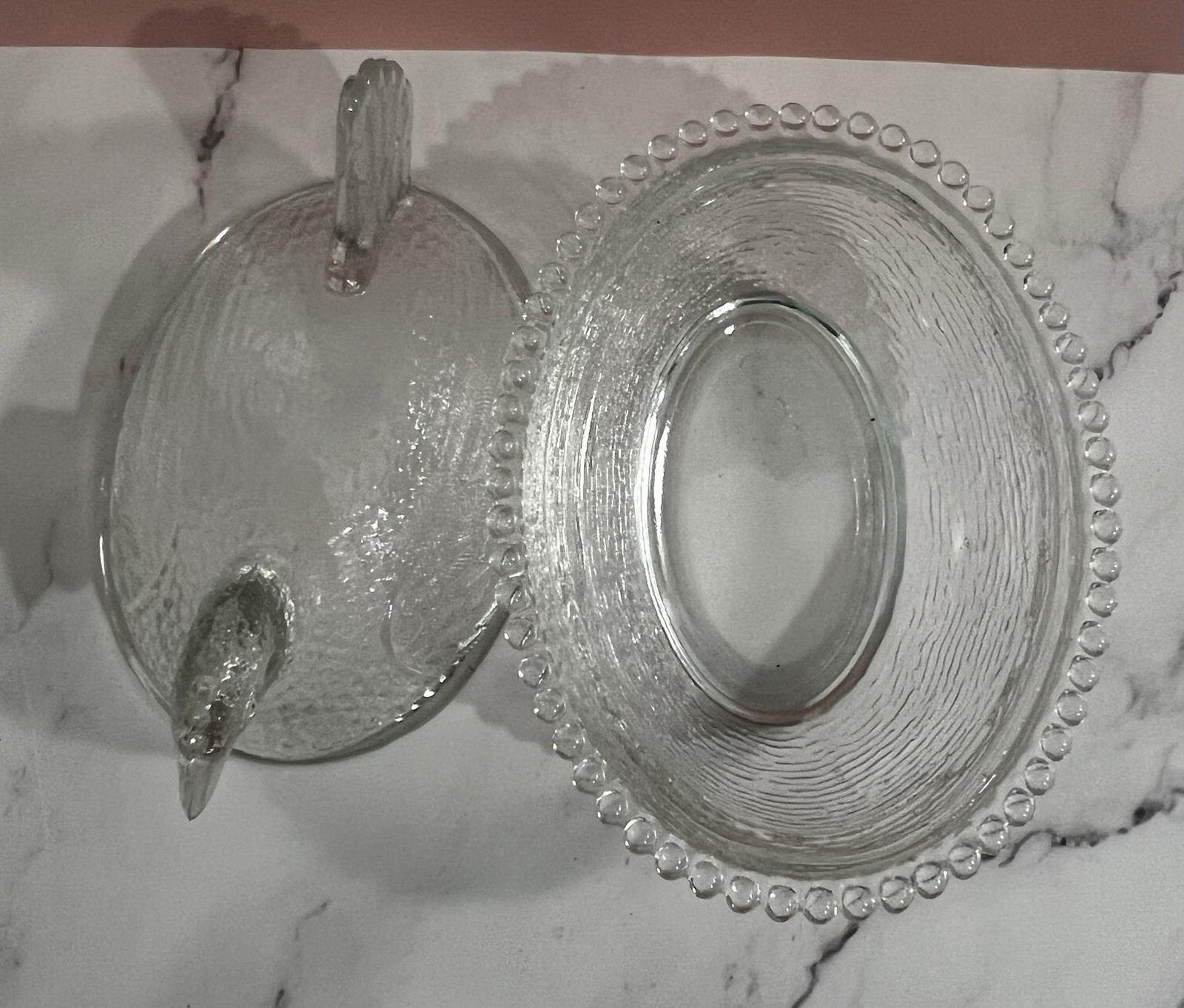 Indiana Glass Company hen on a nest covered candy dish.