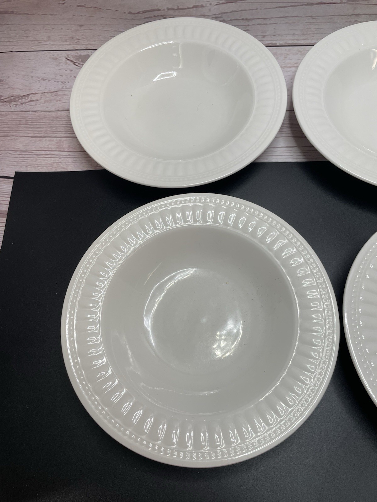 ONEIDA ARIEL PATTERN SOUP BOWLS SET OF 6 WHITE EMBOSSED RIM 8-7/8in ATHENA