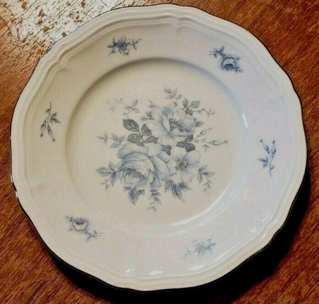 SET OF 8 HAVILAND “ROSAMONDE” CHIPPENDALE BAVARIA GERMANY BREAD PLATES NOS