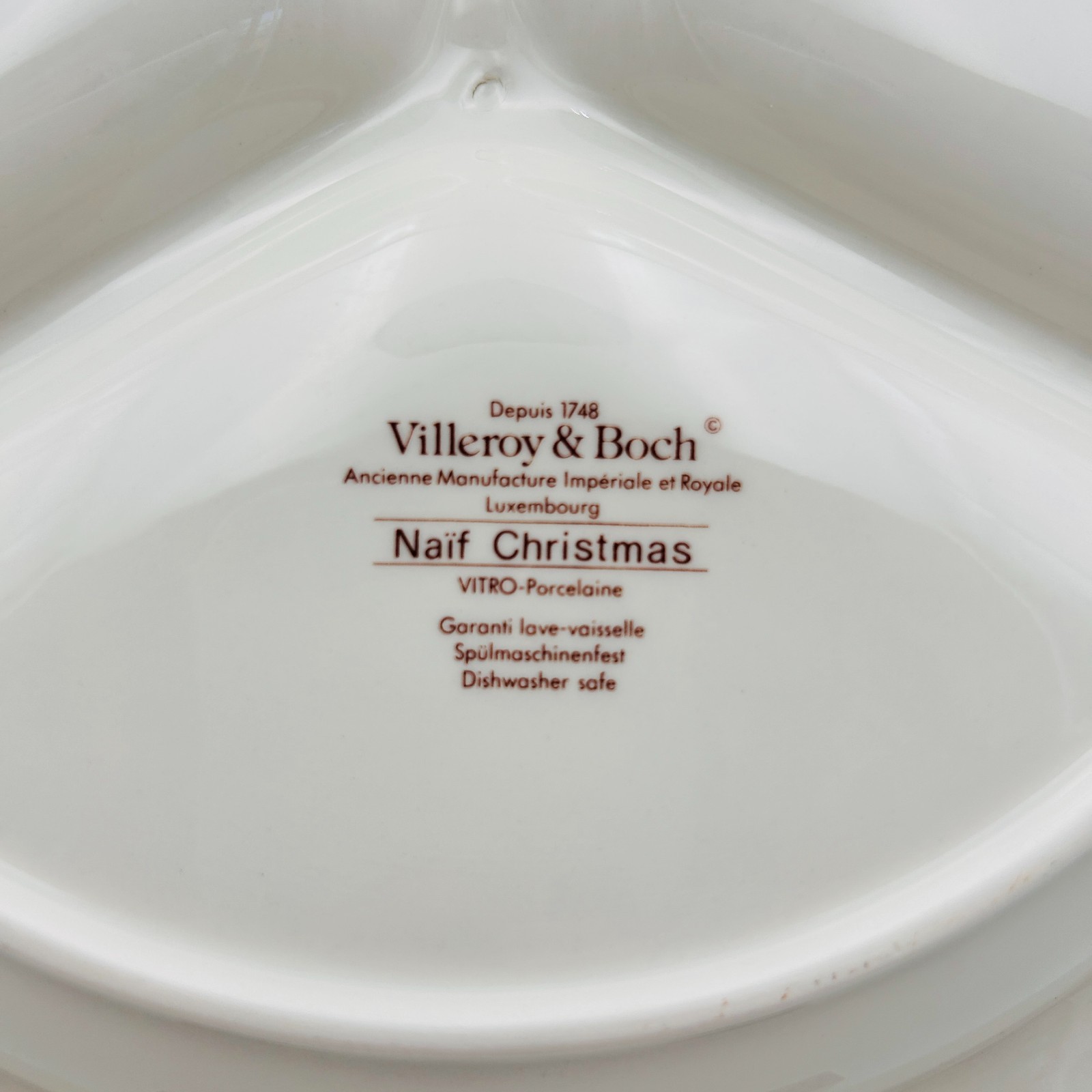 Villeroy & Boch Naif Christmas Divided Hors d’Oevre Dish 11 3/8″ Luxembourg